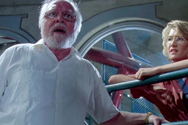 لورا ديرن ورتشارد أتنبوره في الجزء الأول من «جوراسيك بارك»