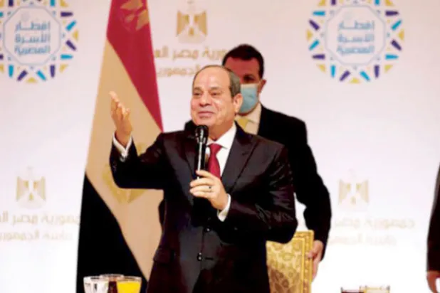 الرئيس المصري عبد الفتاح السيسي في أبريل (نيسان) الماضي خلال فعالية تضمنت دعوته لـ«حوار وطني» (الرئاسة المصرية)