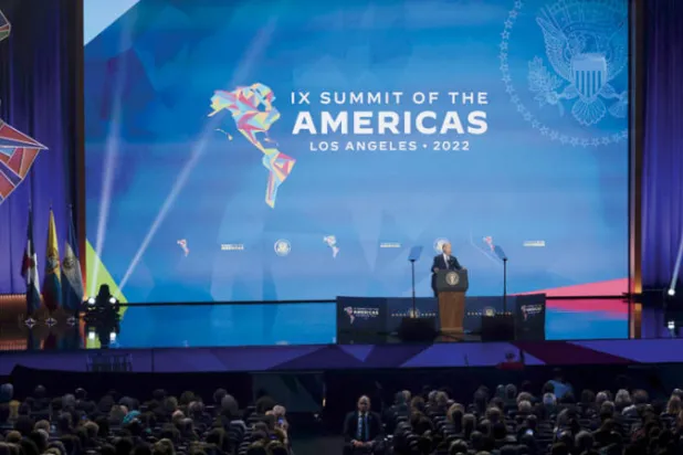 الرئيس الأميركي جو بايدن يفتتح قمة الأميركتين في لوس أنجليس أول من أمس (أ.ف.ب)