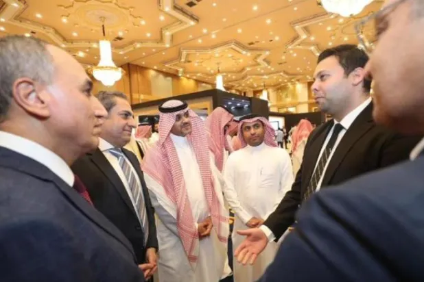  
این نمایشگاه ها با معرفی فرصت های سرمایه گذاری به تشویق همکاری و شراکت در بخش خصوصی می پردازد (الشرق الاوسط) 