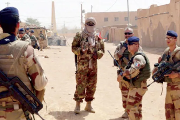 جنود من قوة «بارخان» الفرنسية لمكافحة الإرهاب بشمال مالي (أ.ف.ب)