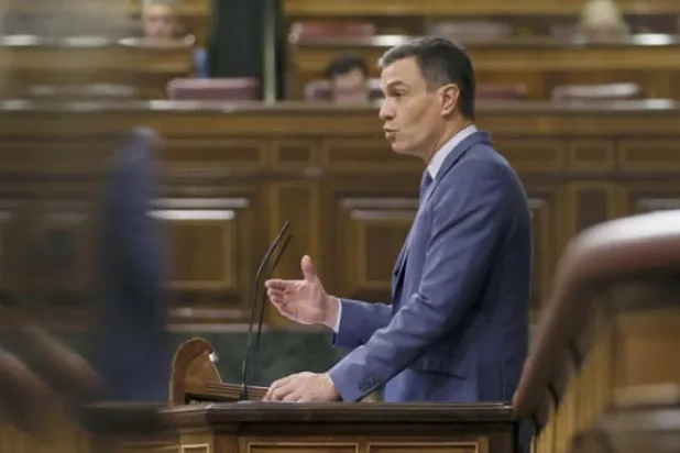 ہسپانوی وزیر اعظم پیڈرو سانچیز کو میڈرڈ میں ہسپانوی پارلیمنٹ میں جزائر کے ساتھ بحران کے بارے میں اپنی گفتگو کے دوران دیکھا جا سکتا ہے (ای پی اے)