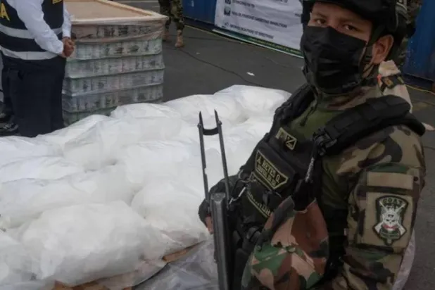 ضبط طنين من الكوكايين بصناديق هليون في البيرو