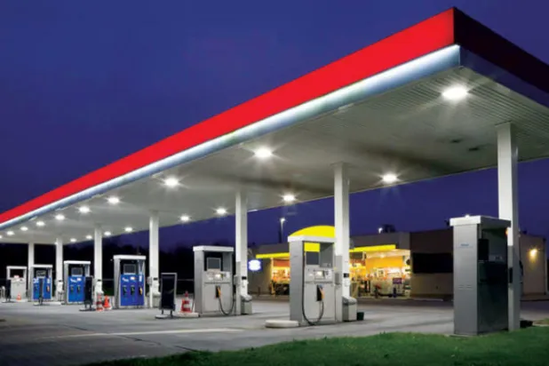 محطة وقود في ألمانيا (رويترز)