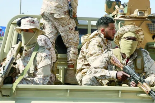 دبیبہ حکومت کی حمایتی فورسز جھڑپوں کے ایک رات کے بعد طرابلس کی سڑکوں پر گھوم رہی ہیں (رائٹرز)