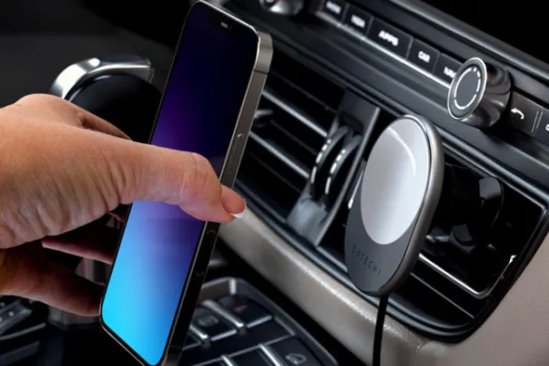 شاحن «ماغنيتك وايرلس كار تشارجر» اللاسلكي