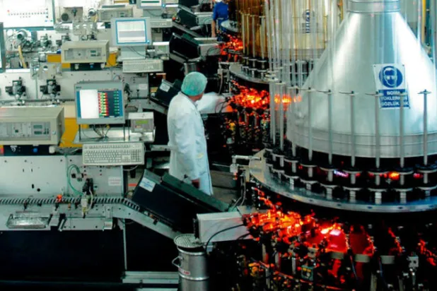 جانب من عمليات التصنيع في الشركة التركية. («الشرق الأوسط»)