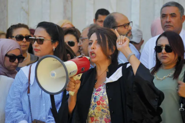 فيما تتأهب تونس لاستقبال وفد صندوق النقد الدولي... تتزايد الإضرابات لتصل إلى قطاع النقل الجوي (أ.ب)