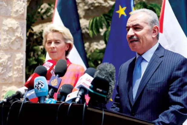 فلسطینی وزیر اعظم اور یورپی کمیشن کی خاتون صدر کو کل رام اللہ میں ایک پریس کانفرنس کے دوران دیکھا جا سکتا ہے (ڈی پی اے)