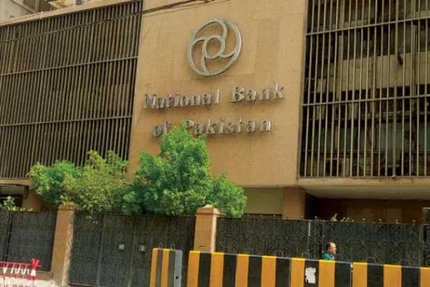 Karaçi'deki Pakistan Ulusal Bankası merkez binasının dışı (Shutterstock)