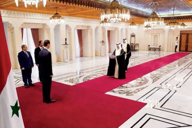 صورة وزعتها (سانا) للرئيس الأسد متقبلاً أوراق اعتماد السفير البحريني في دمشق أمس