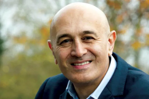 صورة من موقع جامعة «ساري» لجيم الخليلي