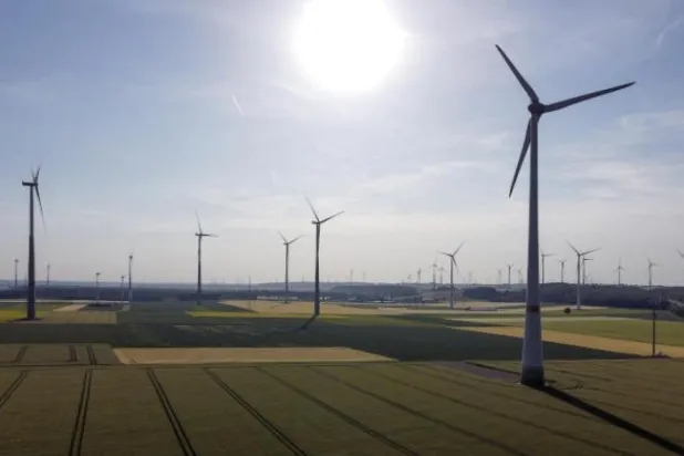 Almanya'daki rüzgar türbinleri. (AP)