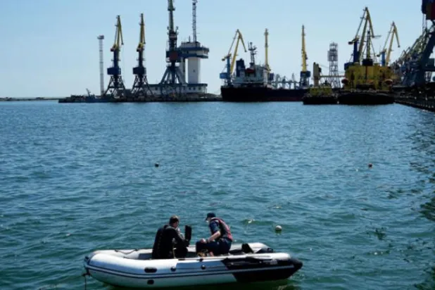 گزشتہ روز اناج سے لدا پہلا ترک بحری جہاز یوکرین کی اس بندرگاہ ماریوپول سے روانہ ہوا ہے جو روسی فوج اور علیحدگی پسندوں کے کنٹرول میں ہے (اے بی)