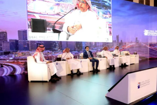 جانب من إحدى جلسات المنتدى العالمي لإدارة المشاريع الذي انطلق أمس في الرياض (الشرق الأوسط)