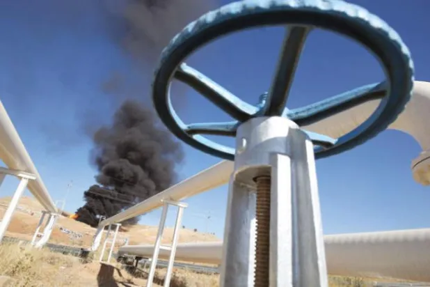 شمالی عراق کے شہر کرکوک کے مغرب میں ہوانا گیس فیلڈ کے منظر کو دیکھا جا سکتا ہے (اے ایف پی)