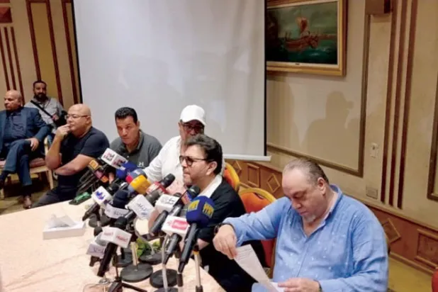 هاني شاكر خلال الاجتماع العاصف أول من أمس (الشرق الأوسط)