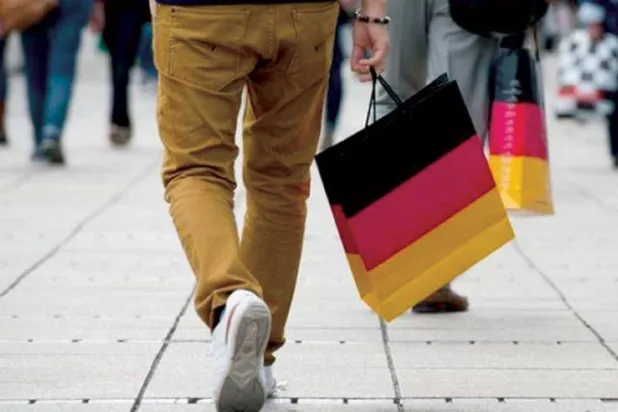 الحرب في أوكرانيا واضطرابات سلاسل التوريد تجعل المناخ أكثر تشاؤماً للمستهلكين الألمان من أي وقت مضى (د.ب.أ)
