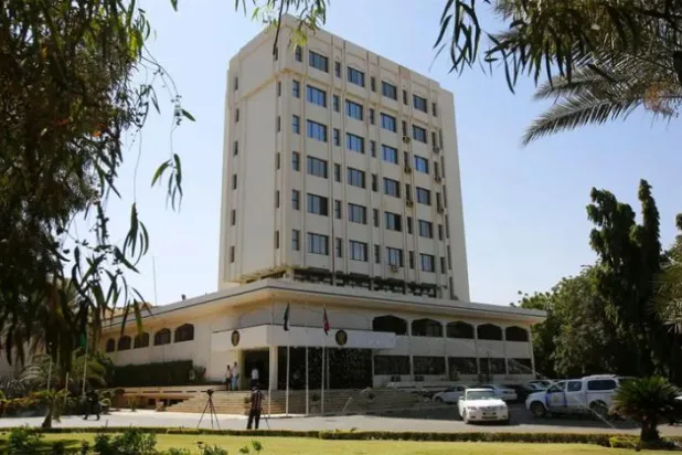 سوڈانی وزارت خارجہ کی بلڈنگ کو دیکھا جا سکتا ہے