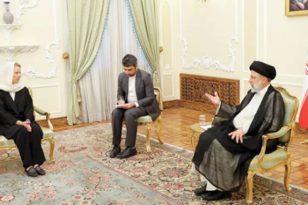 ایرانی ایوان صدر کی جانب سے کل تہران میں سویزرلینڈ کی نئ سفیرہ کے استقبالی کی جاری کردہ تصویر دیکھی جا سکتی ہے