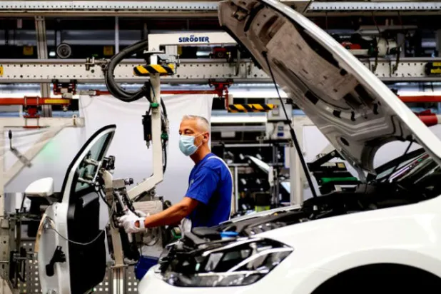 ارتفعت الطلبيات الصناعية في ألمانيا في مايو مغيرة اتجاهها بعد تراجعها على مدى ثلاثة أشهر (رويترز)
