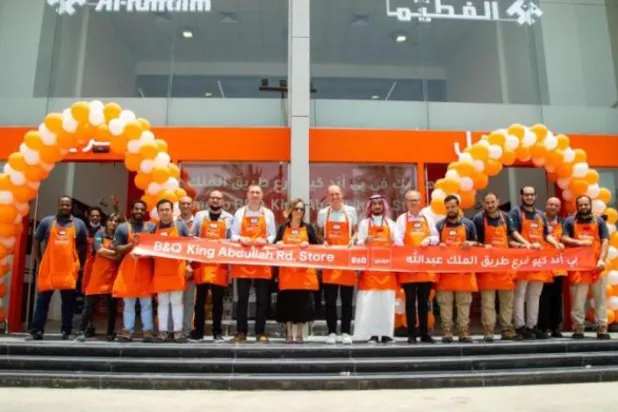 
 
افتتاح دو شعبه فروشگاه های بریتانیایی در ریاض منجر به گسترش کسب و کارهای خرده فروشی لوازم خانگی می شود (الشرق الاوسط)