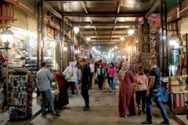 انخفض التضخم الشهري في مصر لما دون الصفر للمرة الأولى منذ ديسمبر (رويترز)