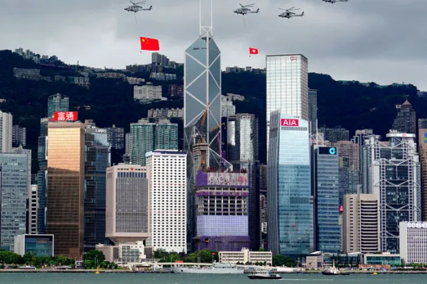 جانب من الاحتفالات التي جرت في هونغ كونغ مطلع الشهر الجاري في ذكرى انتهاء الحكم البريطاني لها (رويترز)