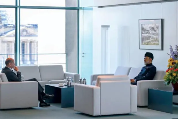 Umman Sultanı Heysem bin Tarık, Almanya Başbakanı Olaf Scholz ile Berlin’de bir araya geldi (Umman Haber Ajansı ONA)
