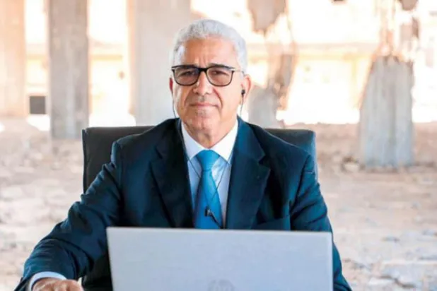 لیبیا کی "استحکام" حکومت کے سربراہ فتحی باشاغا کو 13 جولائی کو اپنے فیس بک پیج پر پوسٹ کی گئی ایک تصویر میں دیکھا جا سکتا ہے 