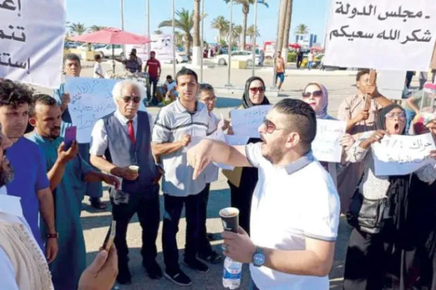 طرابلس کے شہداء اسکوائر میں محدود مظاہرے کے ایک منظر کو "ٹویٹر" کی ایک تصویر میں دیکھا جا سکتا ہے