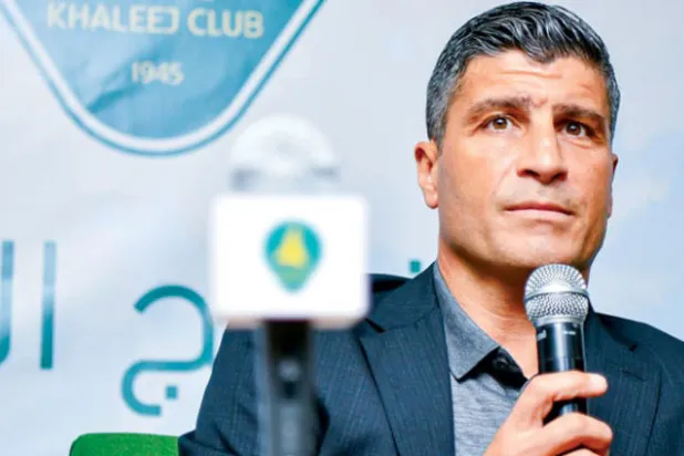 بيدرو يتحدث للإعلاميين (المركز الإعلامي بنادي الخليج)