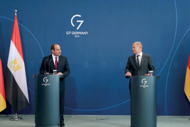 السيسي وشولتس خلال لقائهما في برلين (الرئاسة المصرية)