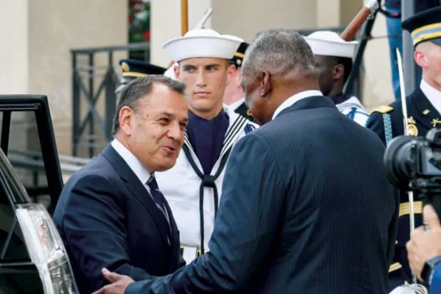 وزير الدفاع الأميركي لويد أوستن مع نظيره اليوناني نيكولاوس باناجيوتوبولوس في واشنطن (أ.ف.ب)