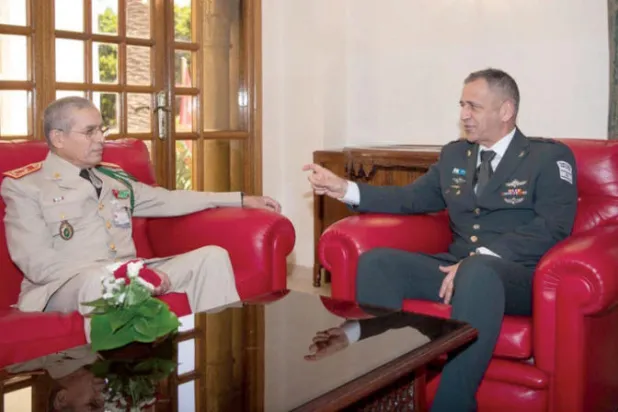 الفريق أول الفاروق بلخير مستقبلاً الجنرال كوخافي الثلاثاء (القوات المسلحة الملكية)