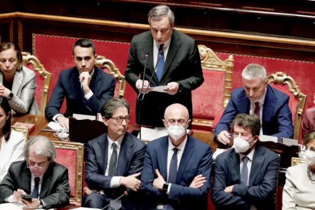 دراغي يخاطب مجلس الشيوخ الإيطالي في روما أمس (رويترز)