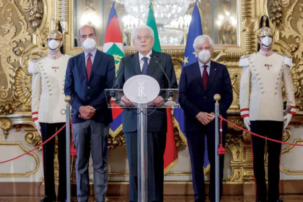 الرئيس ماتاريلا يعلن حل البرلمان الإيطالي أمس (إ.ب.أ)