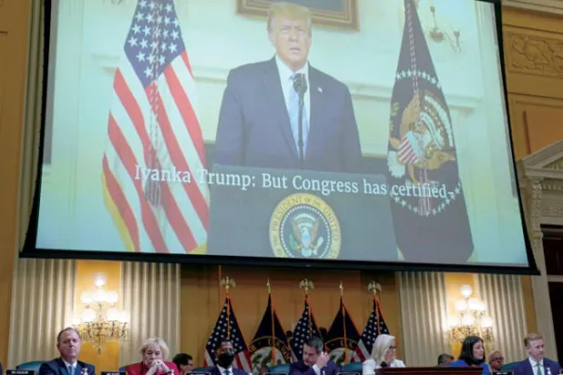 لجنة التحقيق تعرض فيديو لترمب خلال جلستها الثامنة في 21 يوليو (أ.ب)