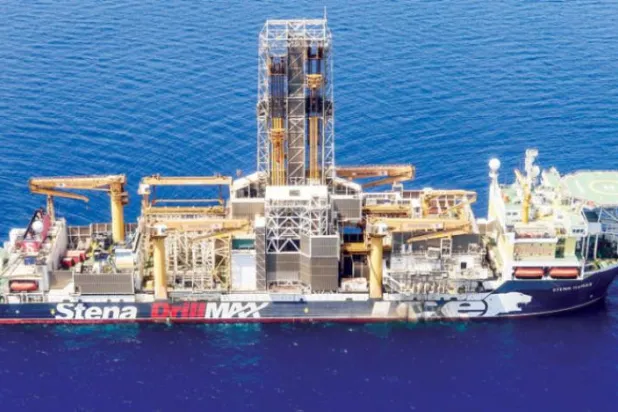 گزشتہ مئی میں کریش گیس فیلڈ کے قریب برطانوی جہاز "اینر گرین" کی ایک تصویر  دیکھی جا سکتی ہے (رائٹرز)