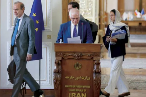 مورا نے 25 جون 2022 کو تہران میں بوریل اور عبداللہیان کے درمیان مشترکہ پریس کانفرنس میں شرکت کی (رائٹرز)