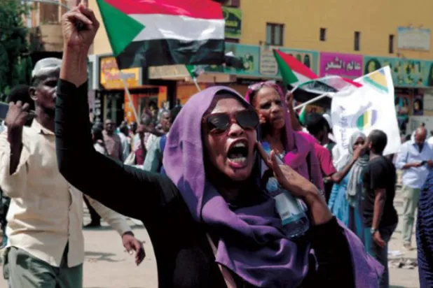 سول حکمرانی کے مطالبے کے لئے خرطوم میں 26 جولائی کے مظاہرہ کے منظر کو دیکھا جا سکتا ہے (اے پی)
