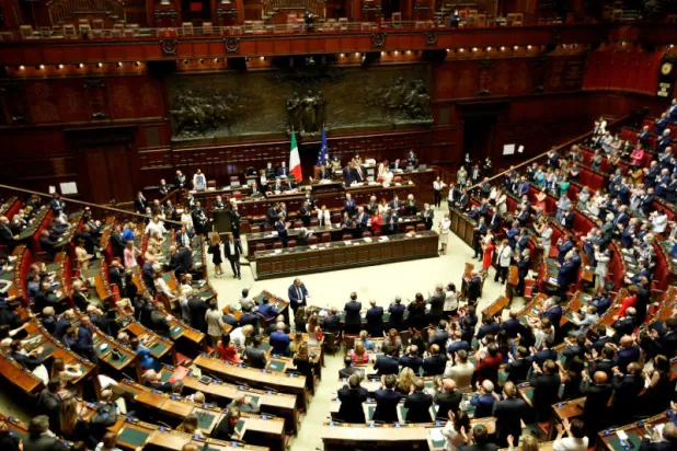 مجلس النواب الإيطالي في بداية جلسة شرح فيها ماريو دراغي أسباب استقالته (رويترز)
