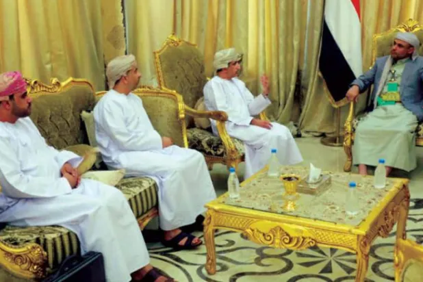 عمانی وفد کی مہدی المشاط سے ملاقات کی تصویر دیکھی جا سکتی ہے (تصویر ملیشیا کے ترجمان نے ٹویٹر پر پوسٹ کی ہے)