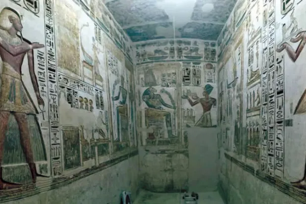 مقصورة الذهب (وزارة السياحة والآثار المصرية)
