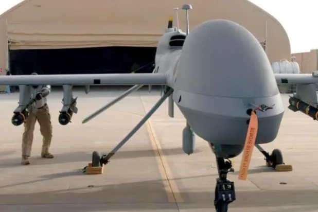 El Kaide lideri Eymen ez-Zevahiri’yi öldürmek için kullanılanlara benzer füzelerle donatılmış bir İHA. (AP)