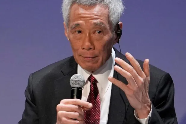 رئيس وزراء سنغافورة لي هسين لونغ يتحدث في طوكيو