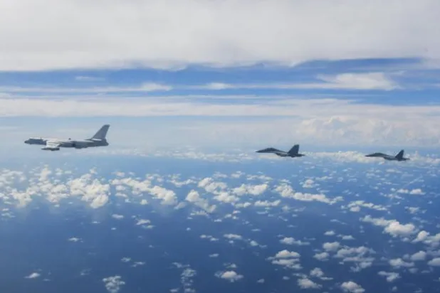 
هواپیماهای ارتش چین در اطراف تایوان تمرینات رزمی انجام دادند (AP)