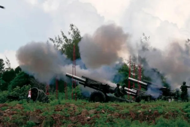 جنوبی تائیوان کی پنگ ٹنگ کاؤنٹی میں کل کے مشقوں کے منظر کو دیکھا جا سکتا ہے (ای پی اے)