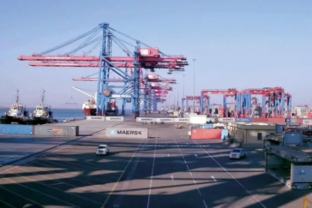 تعتزم «إيه بي موللر ميرسك» ضخ استثمارات بنحو 500 مليون دولار لتطوير محطة قناة السويس للحاويات في شرق بورسعيد (الشرق الأوسط)