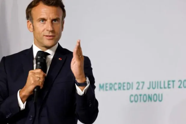 مکرون و جانسون با سلمان رشدی اعلام همبستگی کردند